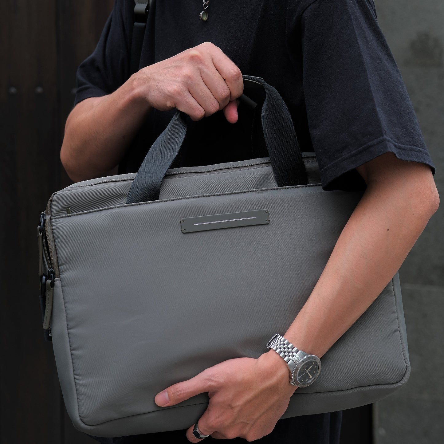 Gion Briefcase / All Black / Recycled Nylon