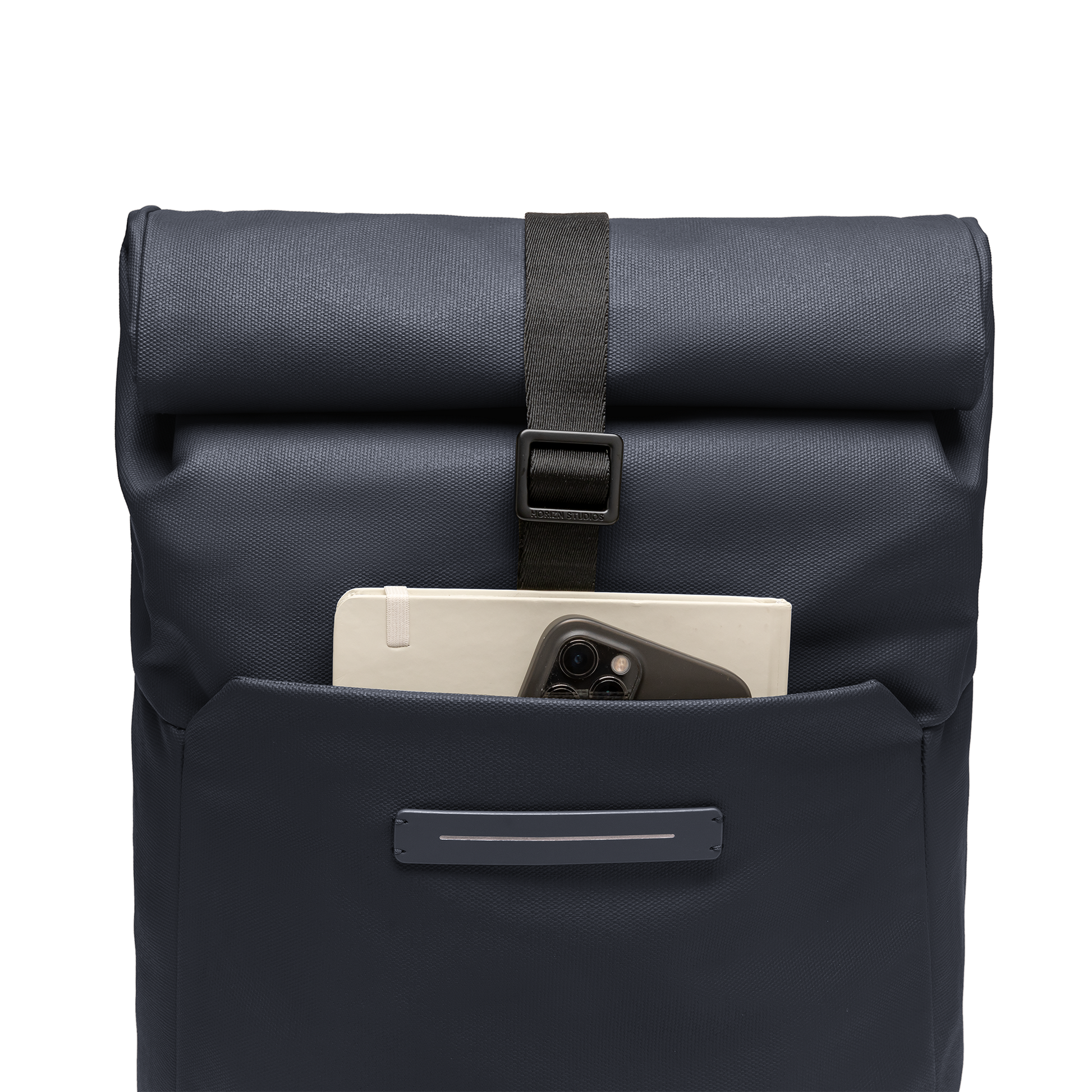 Sofo Rolltop Rucksack Rucksack Rucksack Blau Fronttasche Detail - Wasserabweisend Vegan Ergonomisch - Horizn Studios
