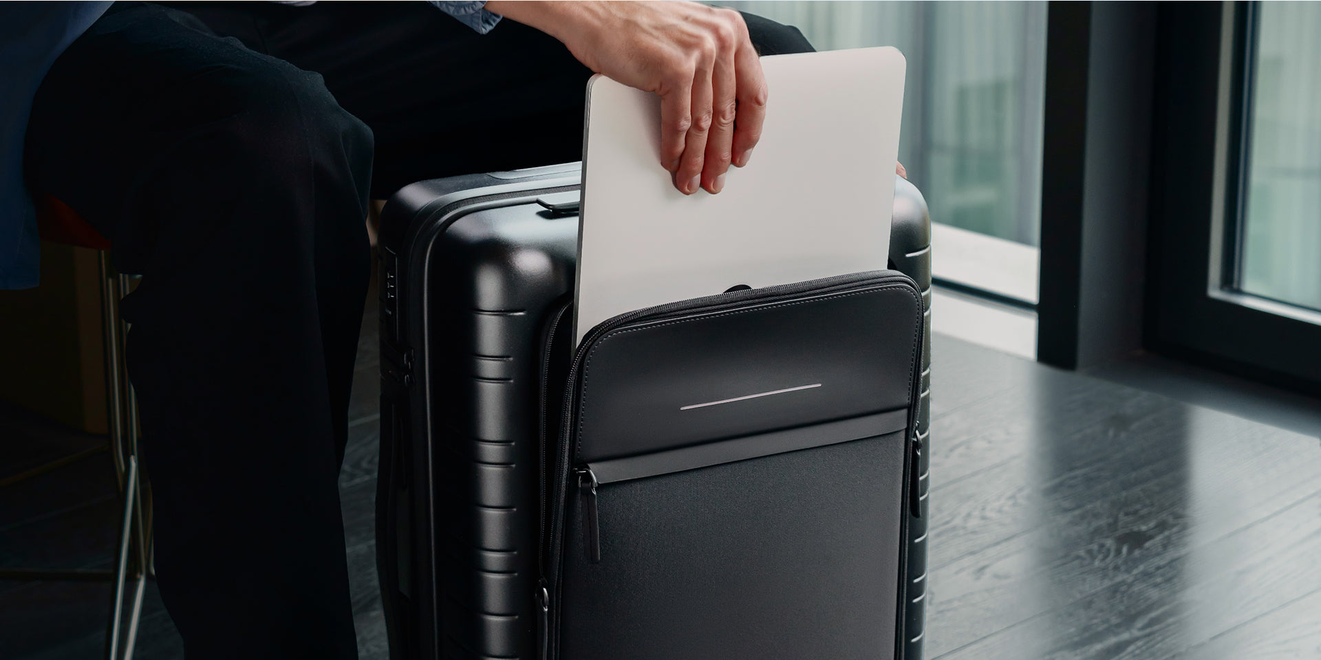 Travel Hacks Journal Article Image Desktop - Horizn Studios